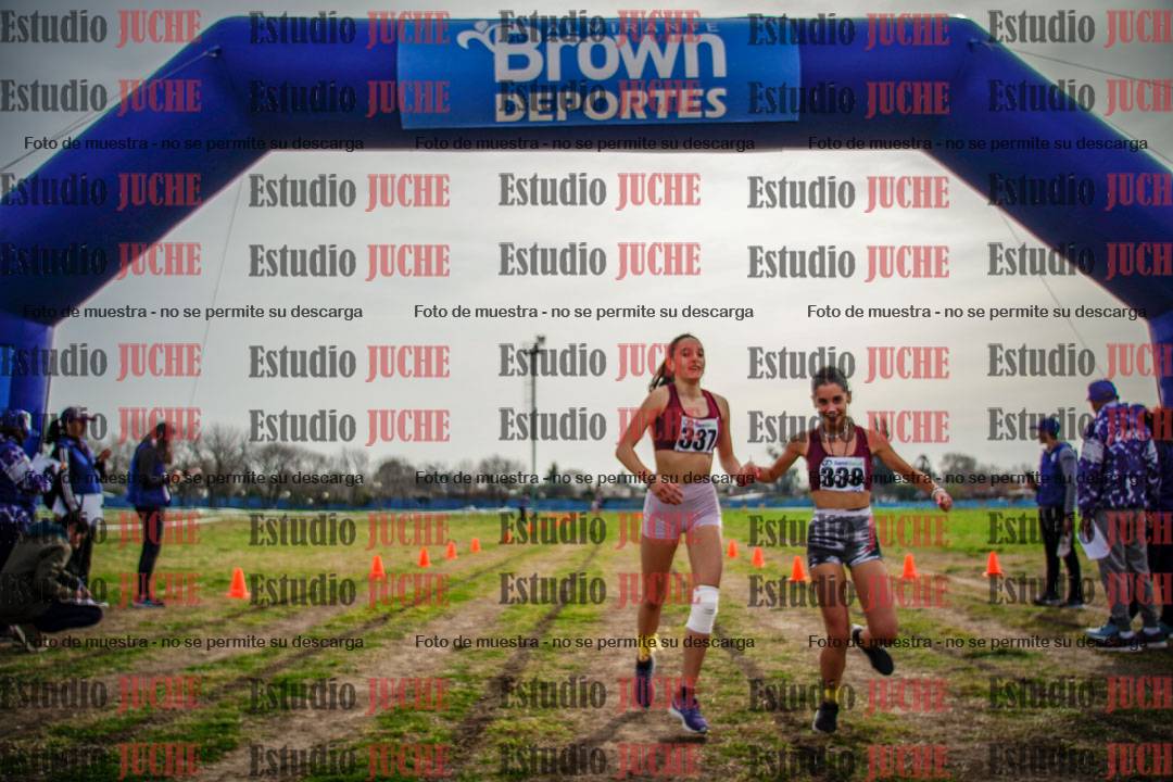 Fotos de la llegada del cross de 2000 m