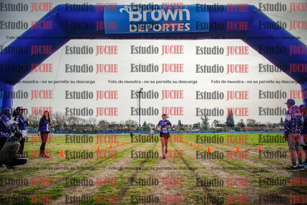 Fotos de la llegada del cross de 2000 m