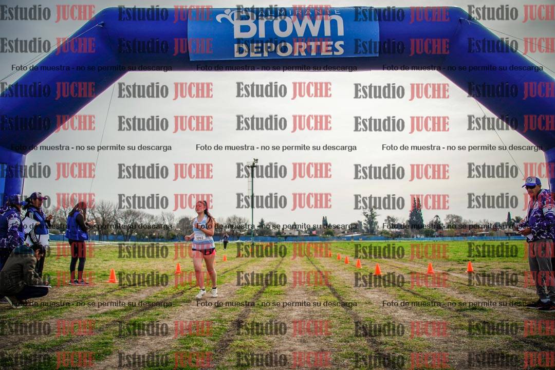 Fotos de la llegada del cross de 2000 m