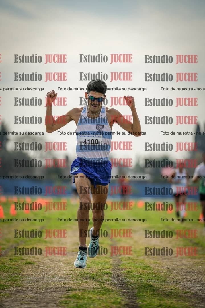 Fotos de la llegada del cross de 8000 m