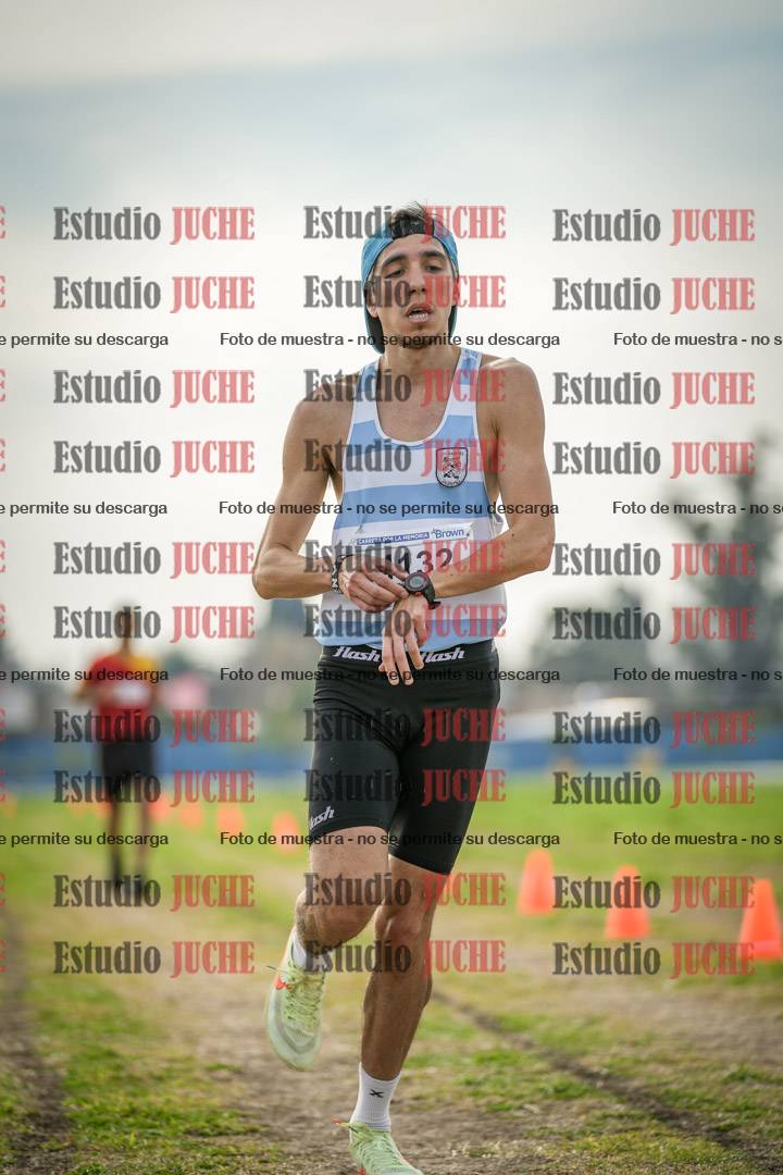 Fotos de la llegada del cross de 8000 m