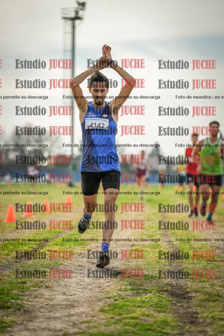 Fotos de la llegada del cross de 8000 m