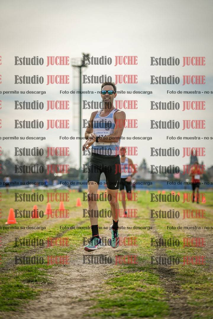 Fotos de la llegada del cross de 8000 m