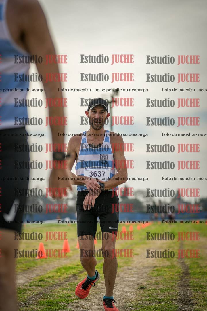 Fotos de la llegada del cross de 8000 m