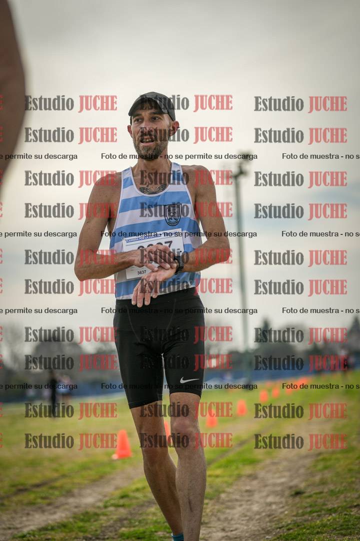 Fotos de la llegada del cross de 8000 m