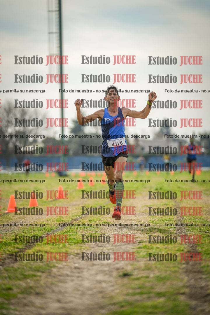 Fotos de la llegada del cross de 8000 m