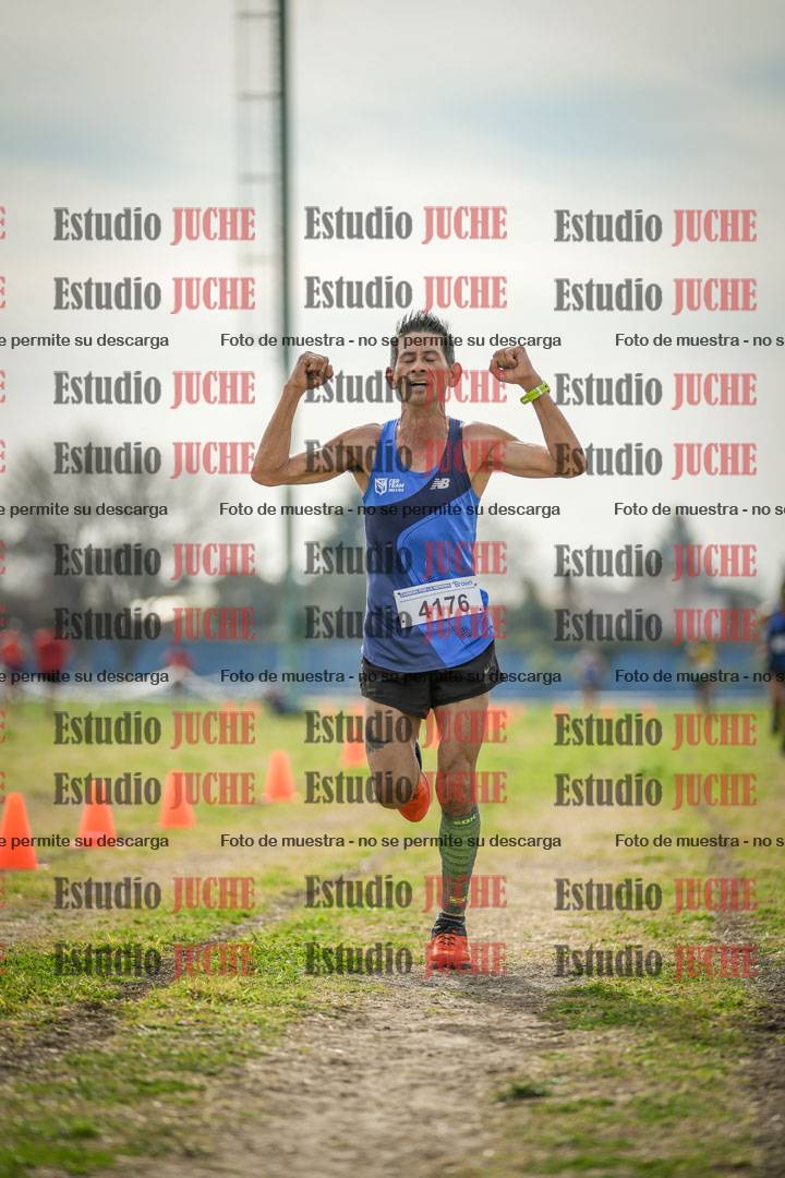 Fotos de la llegada del cross de 8000 m