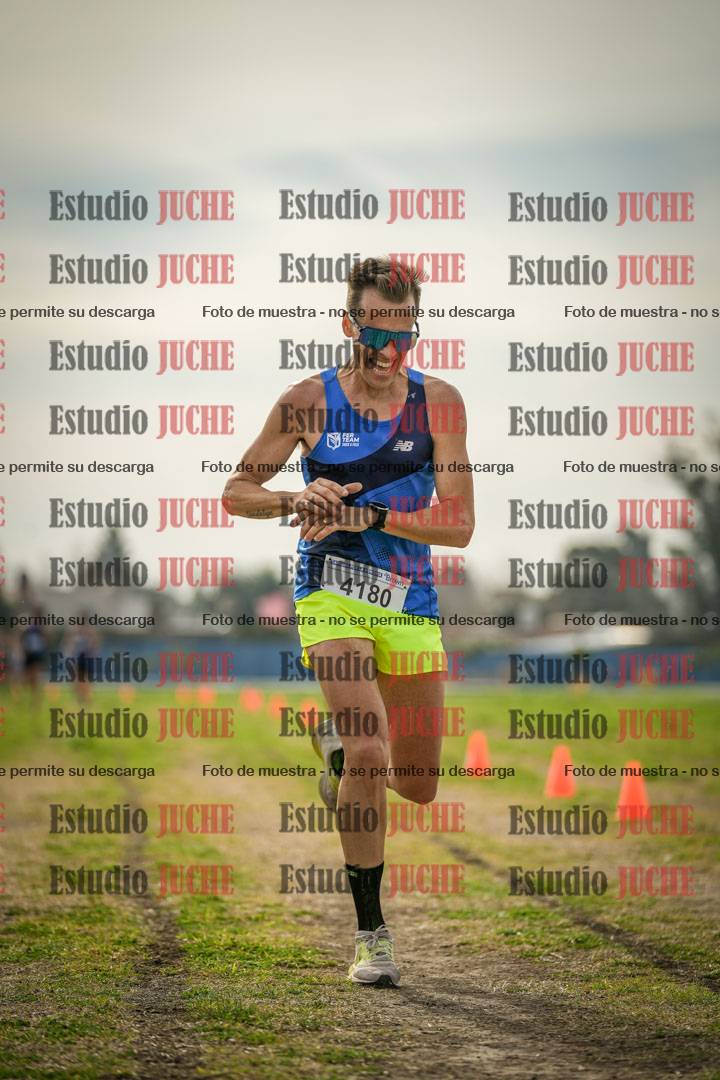 Fotos de la llegada del cross de 8000 m