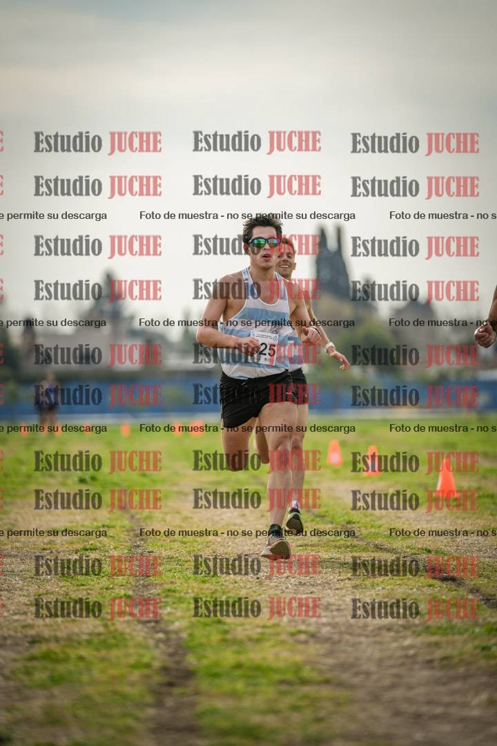 Fotos de la llegada del cross de 8000 m