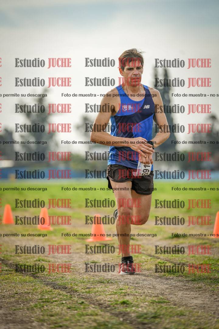 Fotos de la llegada del cross de 8000 m