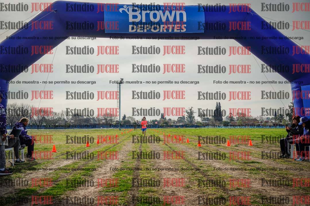 Fotos de la llegada del cross de 6000mts - Running Teams
