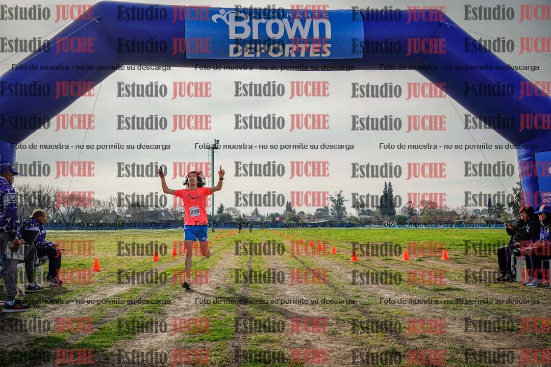 Fotos de la llegada del cross de 6000mts - Running Teams
