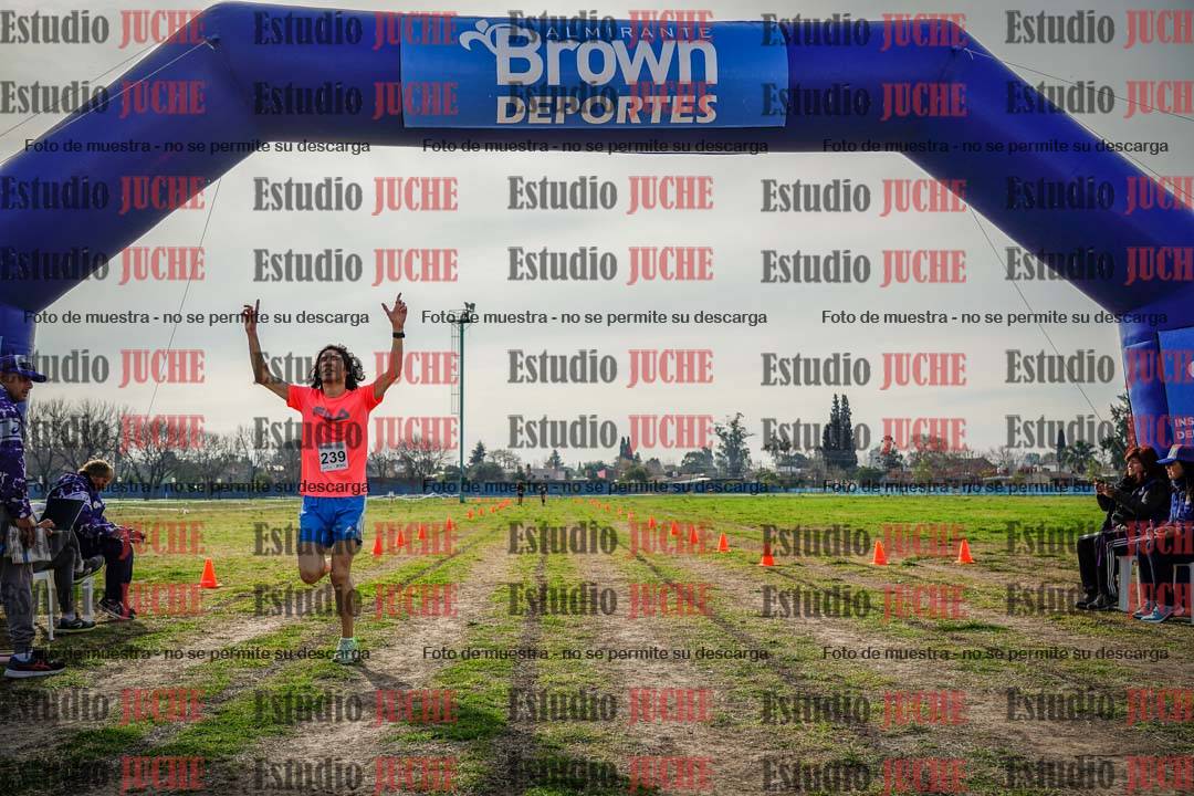 Fotos de la llegada del cross de 6000mts - Running Teams