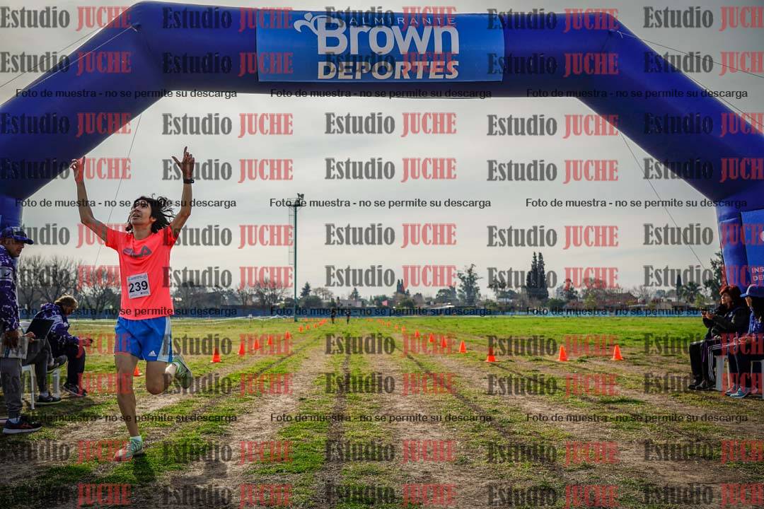 Fotos de la llegada del cross de 6000mts - Running Teams