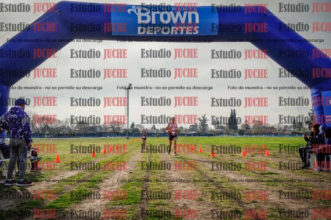 Fotos de la llegada del cross de 6000mts - Running Teams