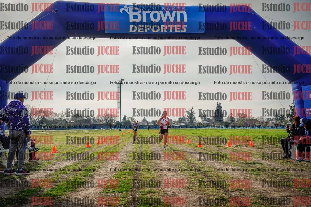 Fotos de la llegada del cross de 6000mts - Running Teams