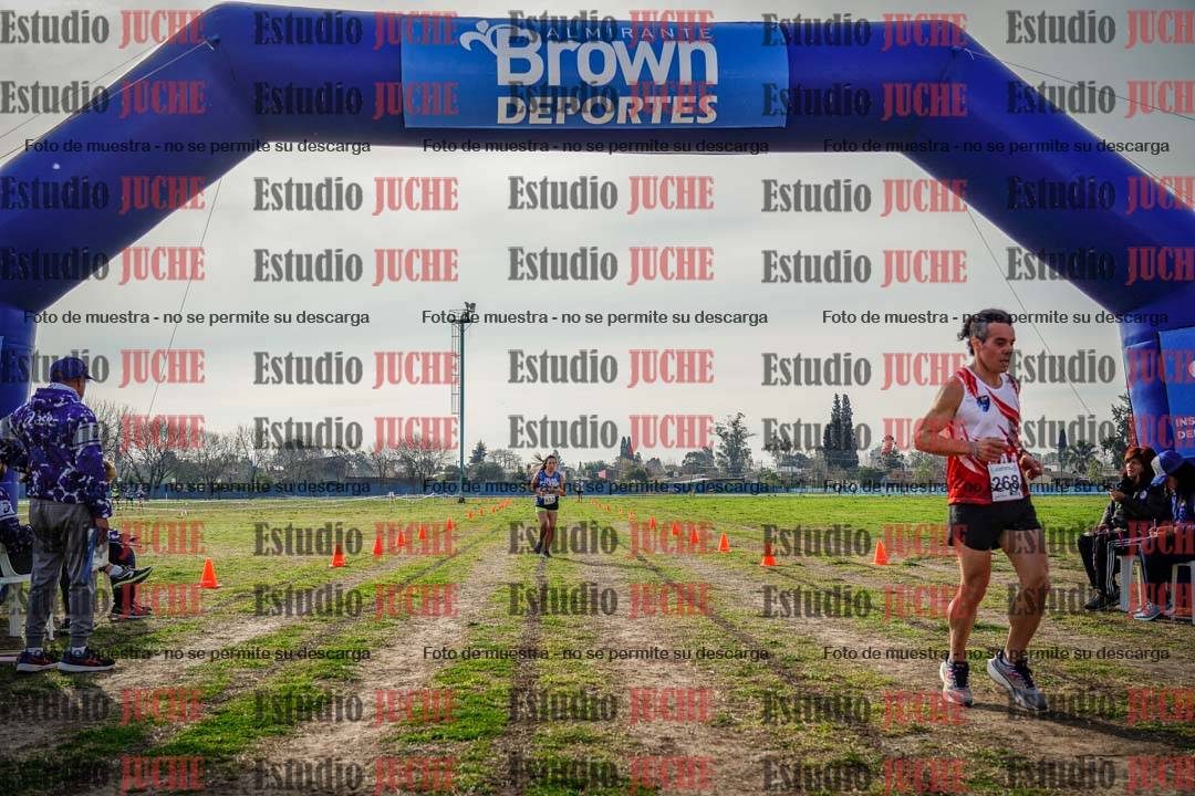 Fotos de la llegada del cross de 6000mts - Running Teams