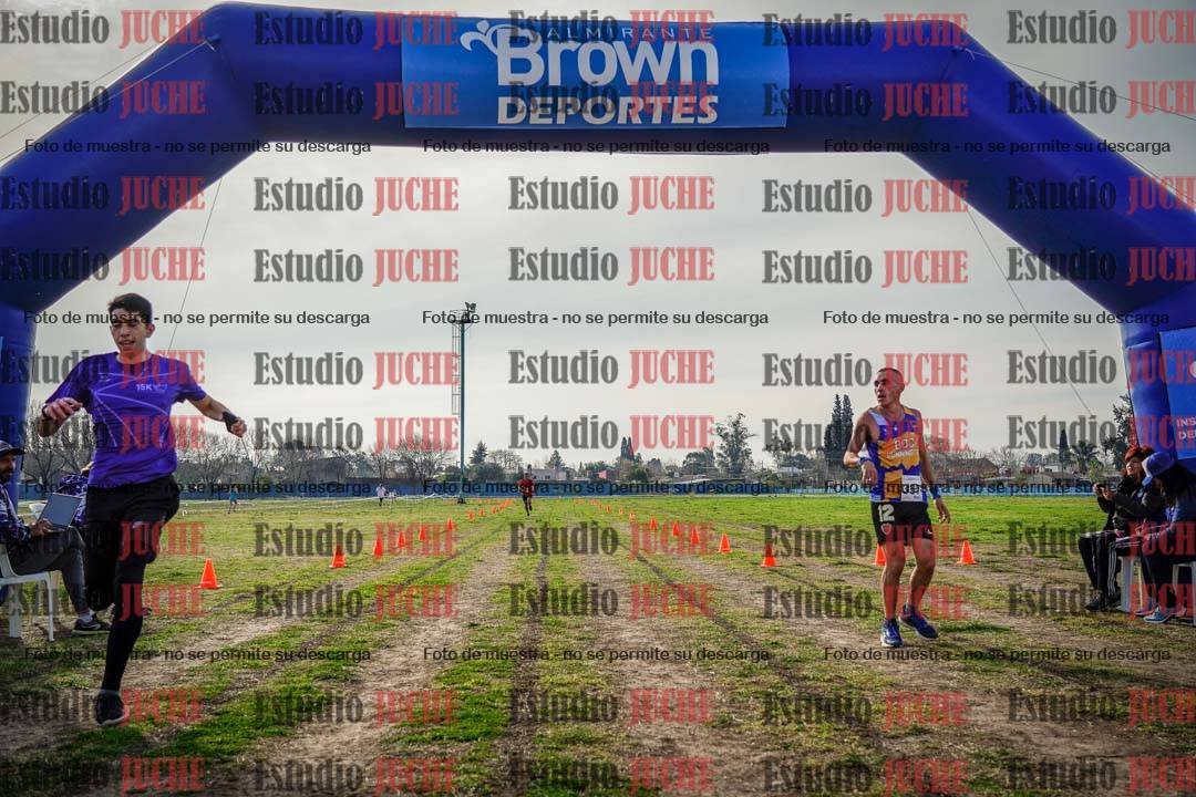 Fotos de la llegada del cross de 6000mts - Running Teams
