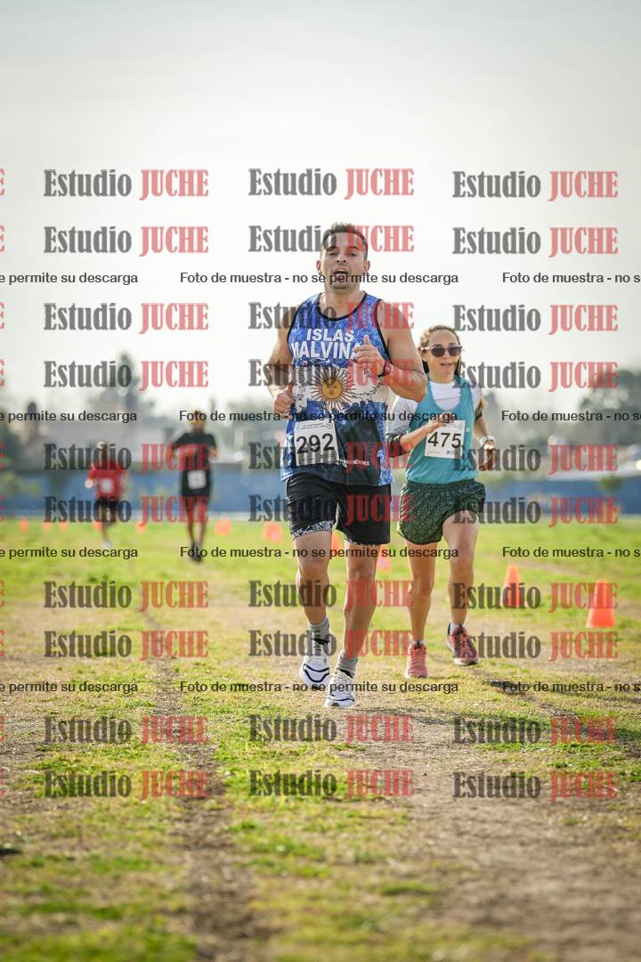 Fotos de la llegada del cross de 6000mts - Running Teams