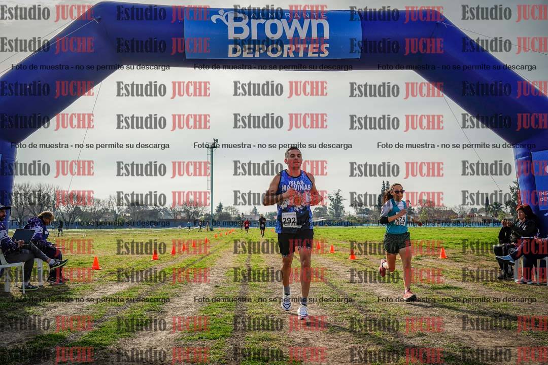 Fotos de la llegada del cross de 6000mts - Running Teams