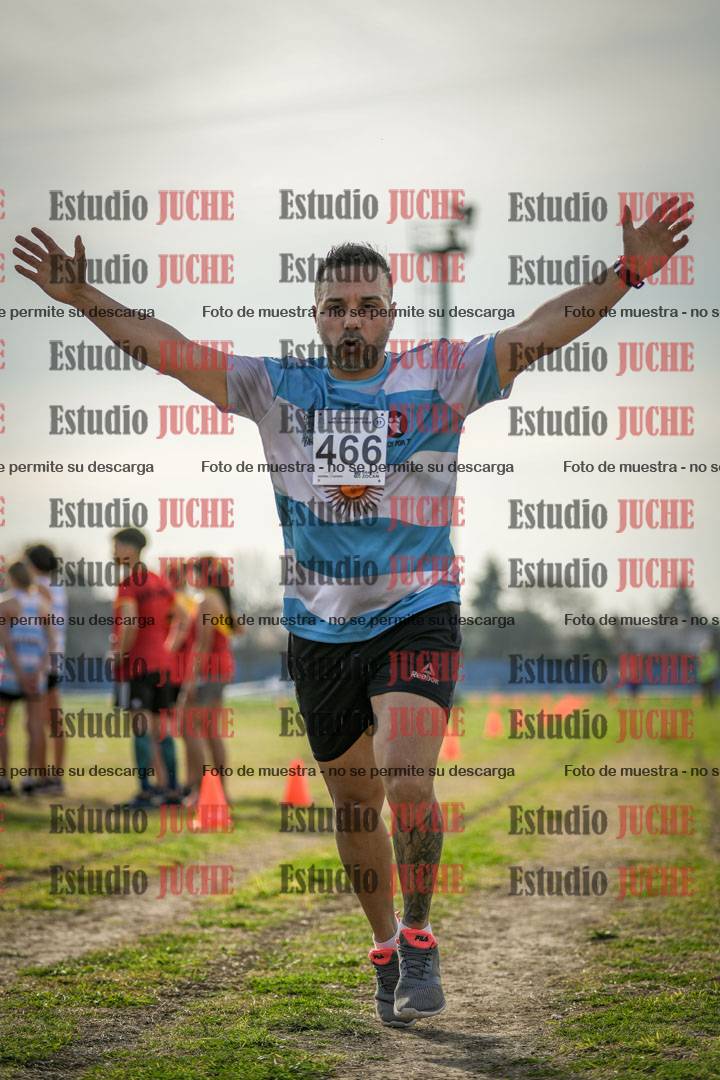 Fotos de la llegada del cross de 6000mts - Running Teams