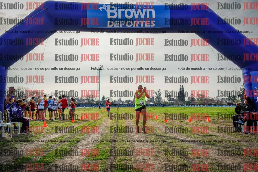 Fotos de la llegada del cross de 6000mts - Running Teams