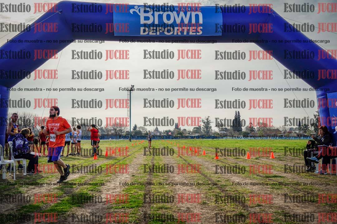 Fotos de la llegada del cross de 6000mts - Running Teams