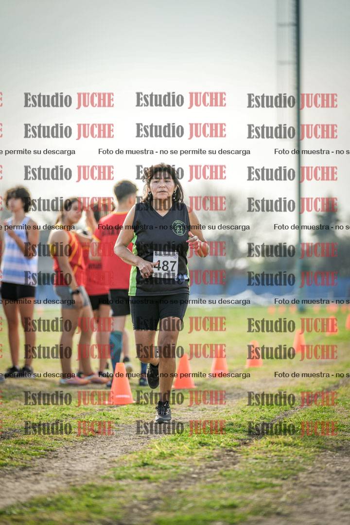 Fotos de la llegada del cross de 6000mts - Running Teams