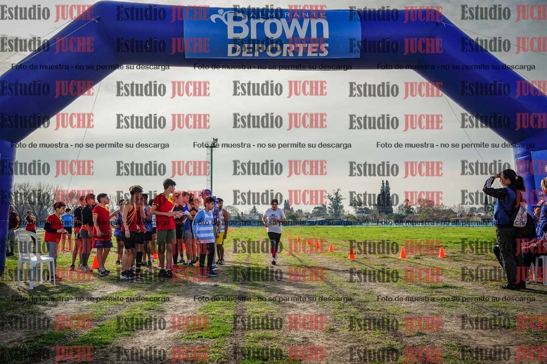 Fotos de la llegada del cross de 6000mts - Running Teams
