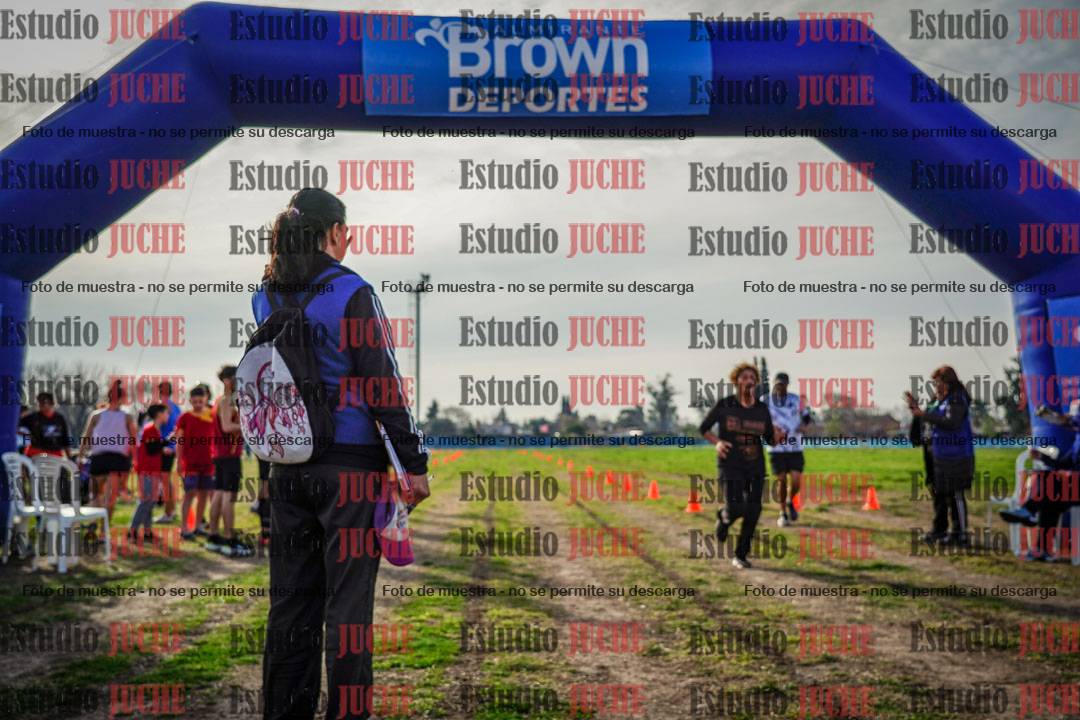 Fotos de la llegada del cross de 6000mts - Running Teams
