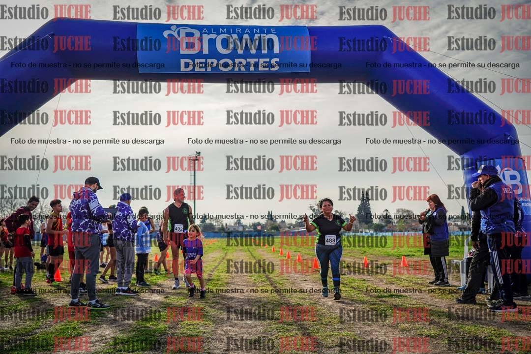 Fotos de la llegada del cross de 6000mts - Running Teams