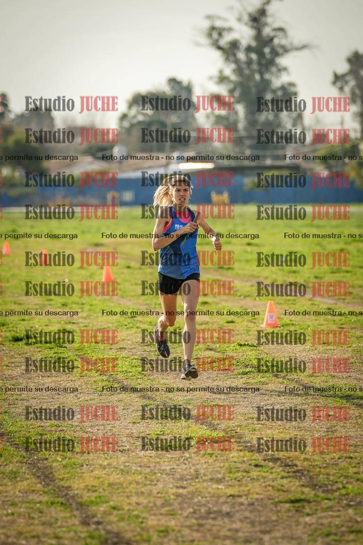 Fotos en el segundo relevo (2000 m de carrera)