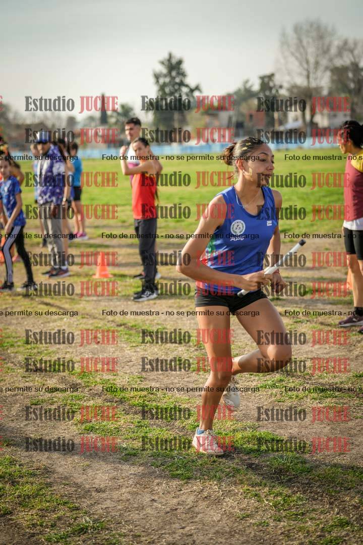 Fotos en el segundo relevo (2000 m de carrera)