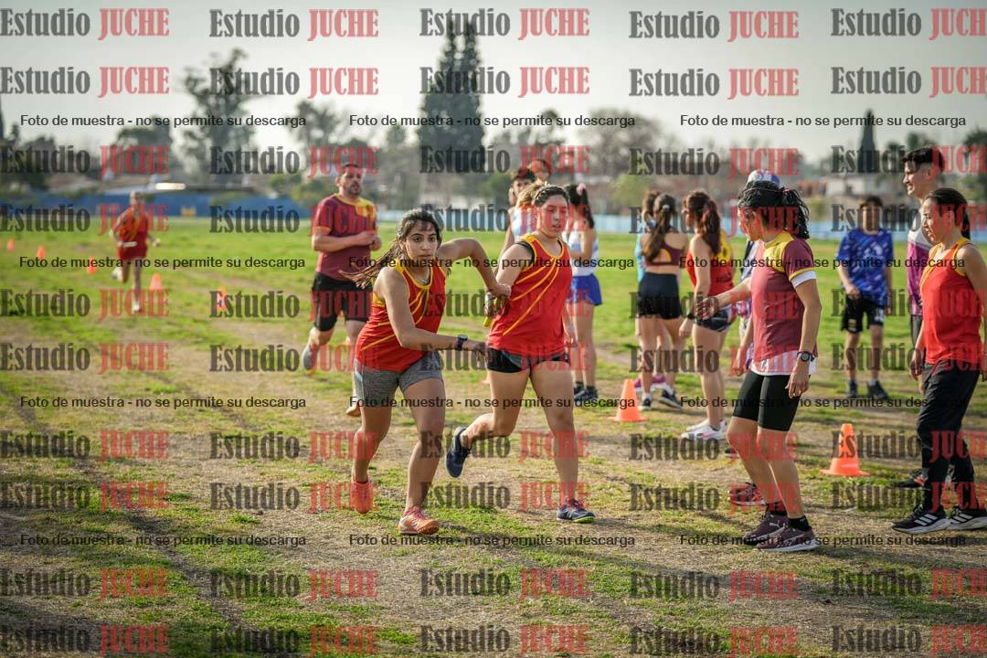 Fotos en el segundo relevo (2000 m de carrera)