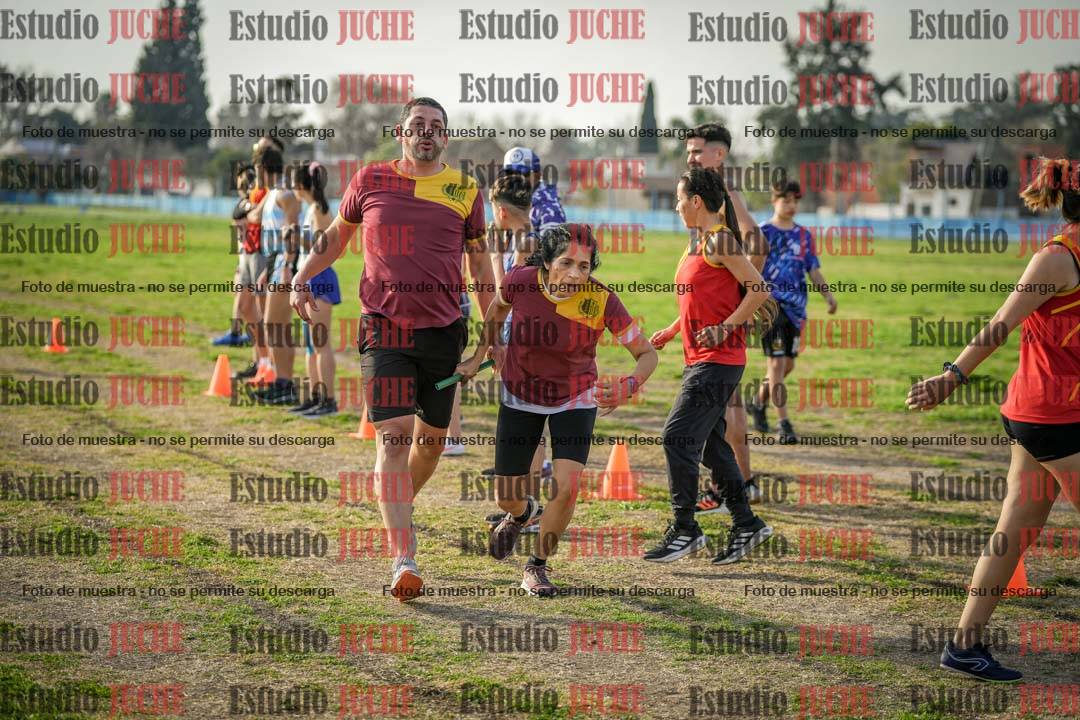 Fotos en el segundo relevo (2000 m de carrera)