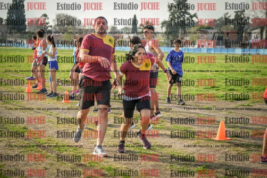 Fotos en el segundo relevo (2000 m de carrera)
