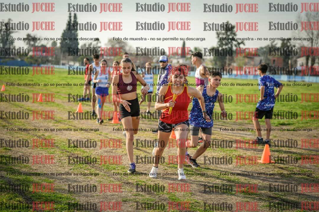 Fotos en el segundo relevo (2000 m de carrera)