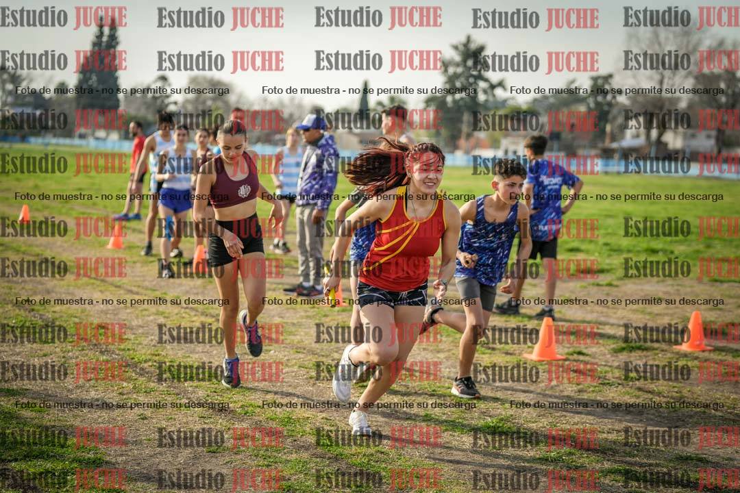 Fotos en el segundo relevo (2000 m de carrera)