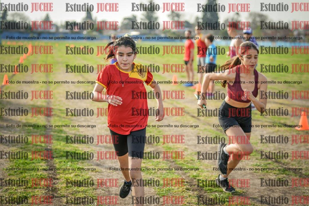 Fotos en el segundo relevo (2000 m de carrera)