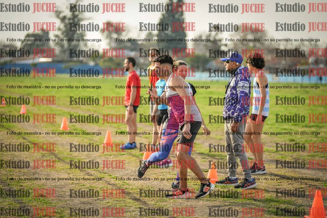 Fotos en el segundo relevo (2000 m de carrera)