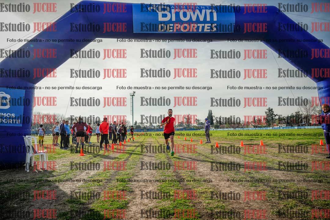 Fotos en el segundo relevo (2000 m de carrera)
