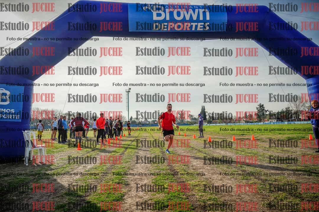 Fotos en el segundo relevo (2000 m de carrera)