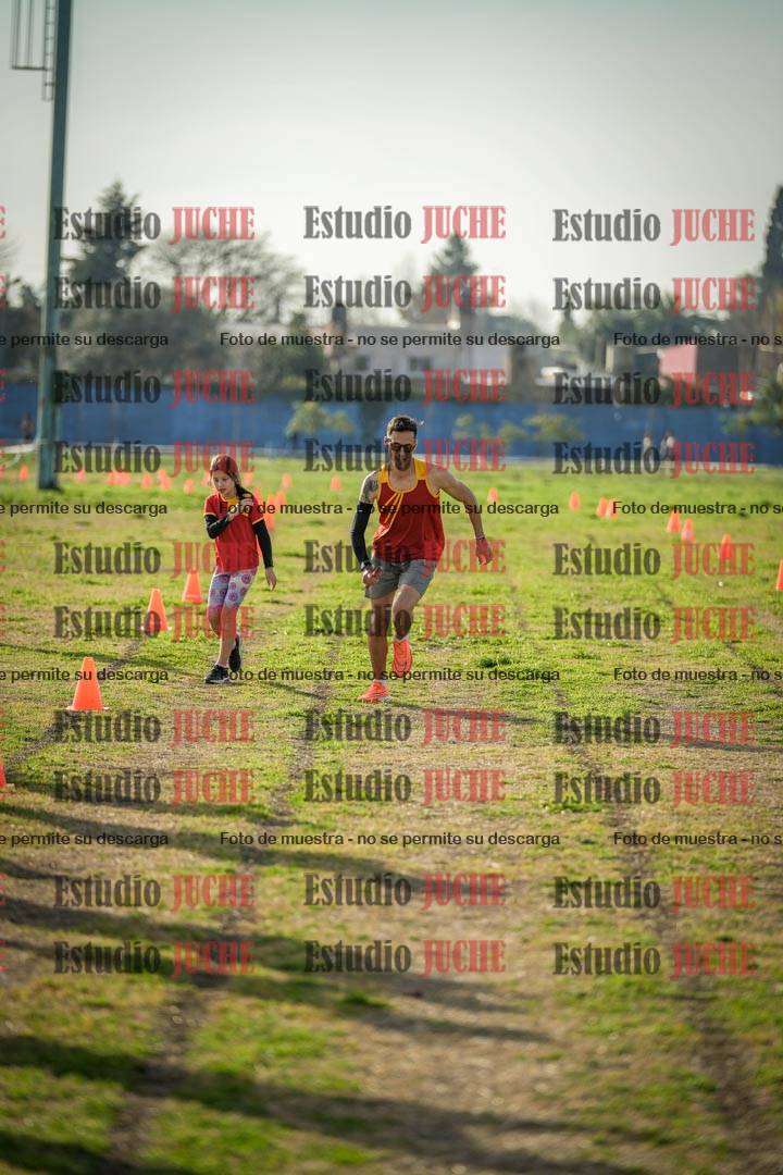 Fotos en el segundo relevo (2000 m de carrera)