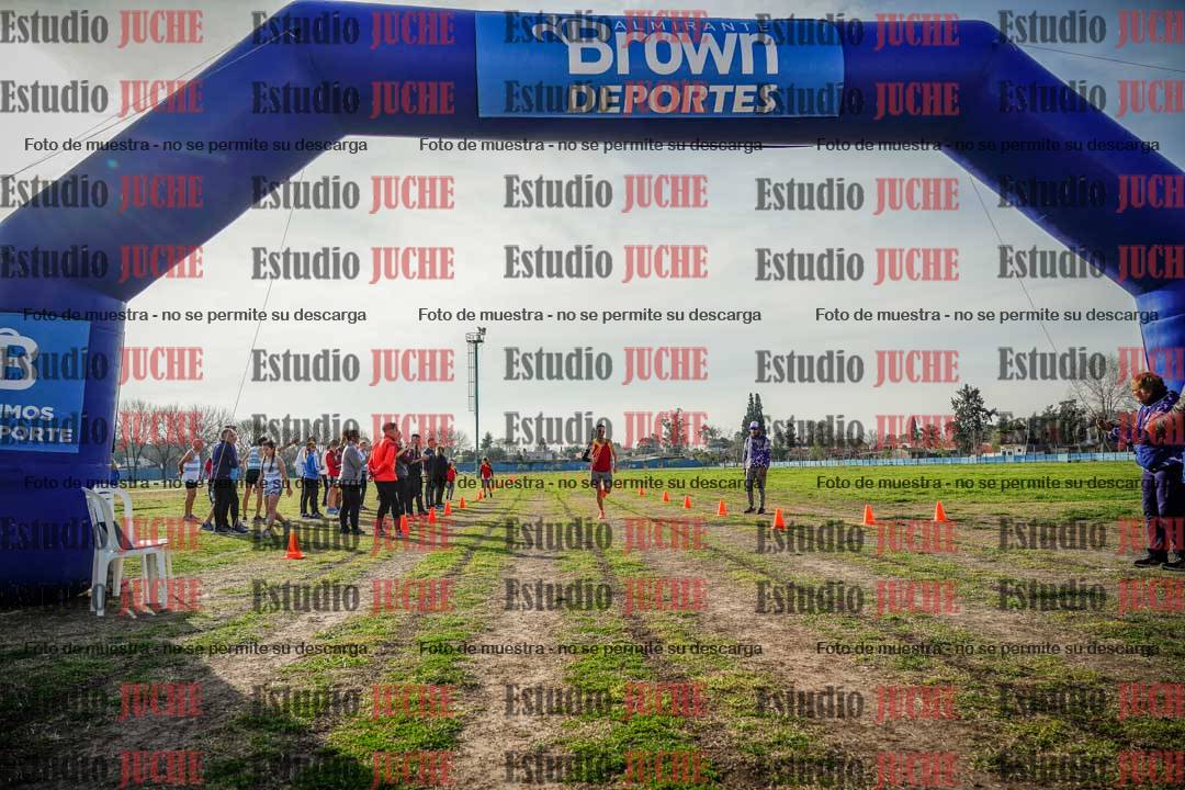 Fotos en el segundo relevo (2000 m de carrera)