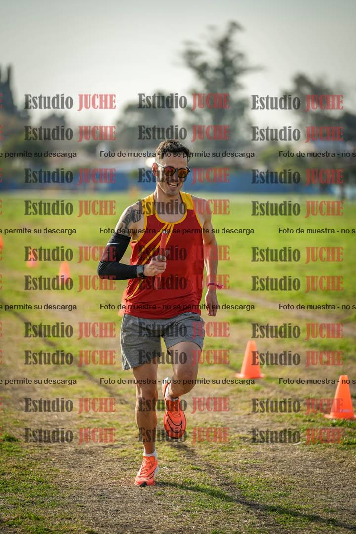 Fotos en el segundo relevo (2000 m de carrera)