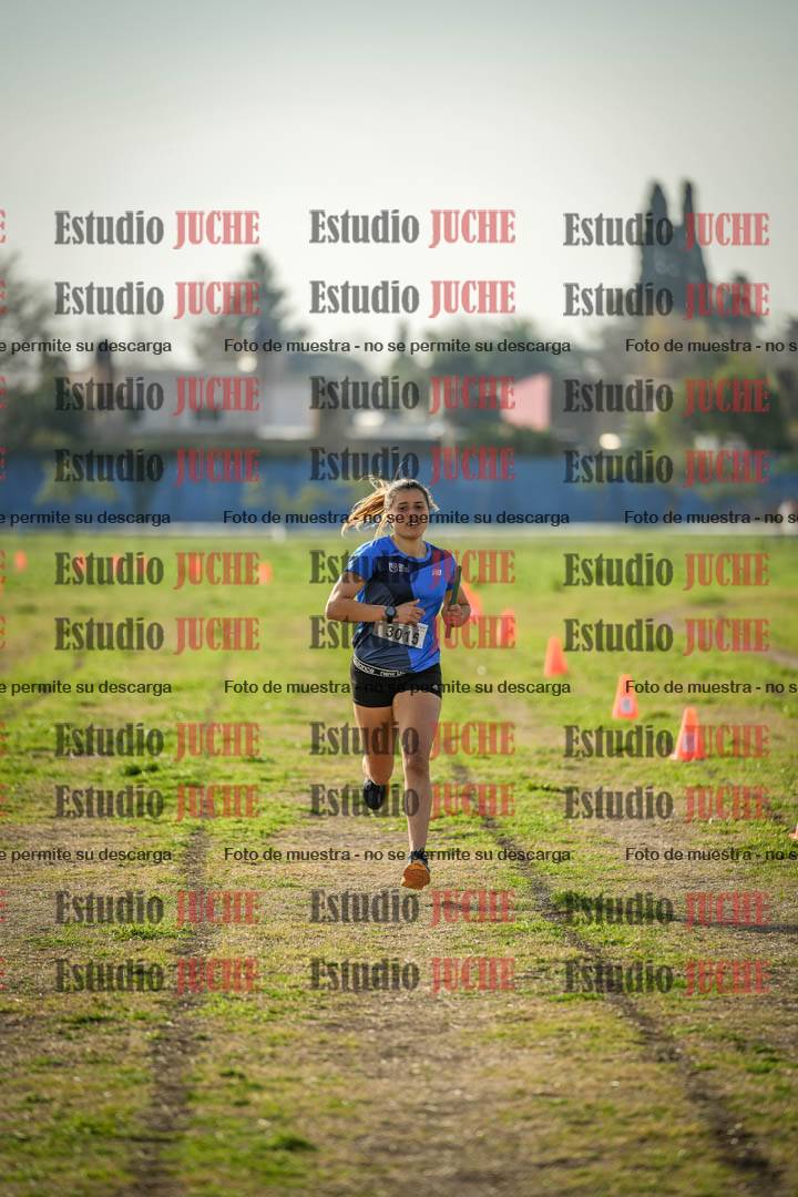 Fotos de la llegada de las postas 4 x 1000 m mixtas