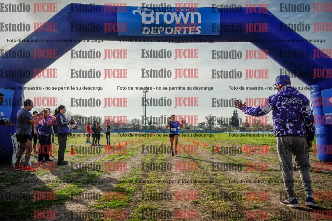 Fotos de la llegada de las postas 4 x 1000 m mixtas