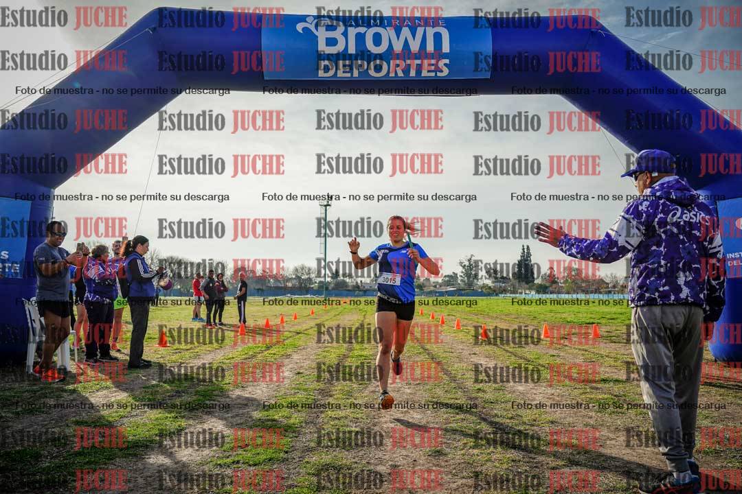 Fotos de la llegada de las postas 4 x 1000 m mixtas