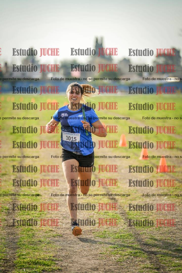 Fotos de la llegada de las postas 4 x 1000 m mixtas