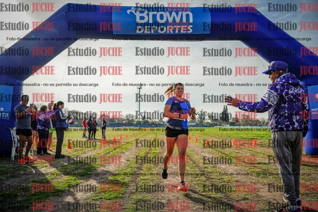 Fotos de la llegada de las postas 4 x 1000 m mixtas